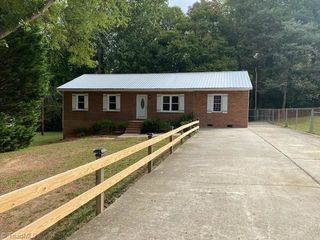 4957 Woodsboro Lane