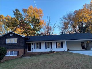 1407 Lyndhurst Drive