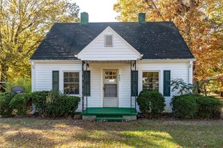 605 Lawndale Drive