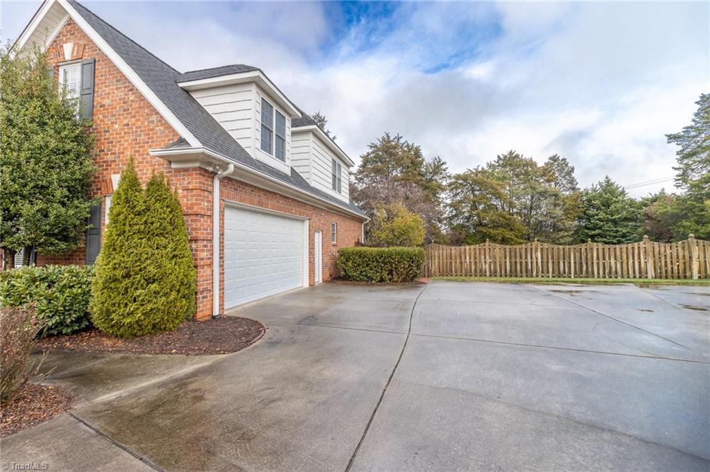 8 Kacey Meadows Ct, Greensboro, NC 27410 Estately 🧡 MLS 1128877