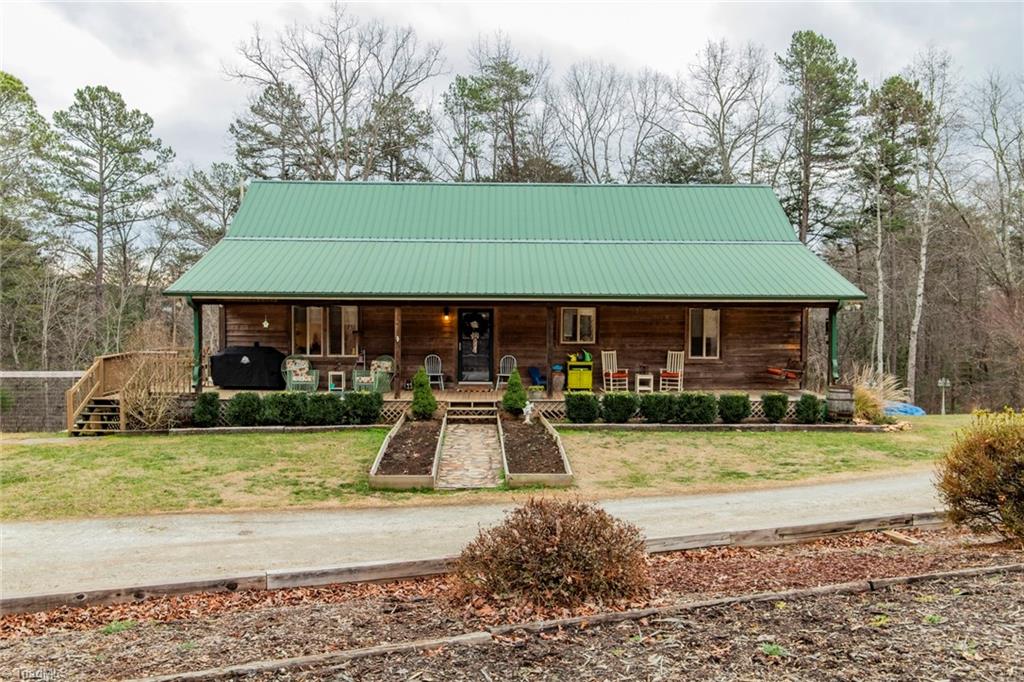 300 Appa Villa Dr  