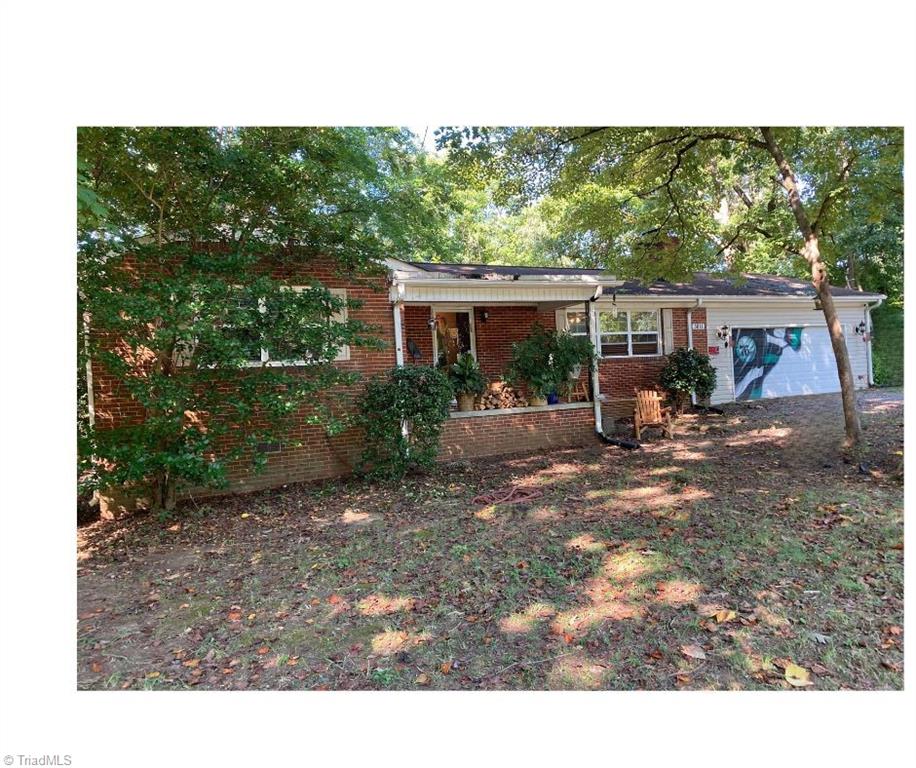 3811 Pineneedle Dr  