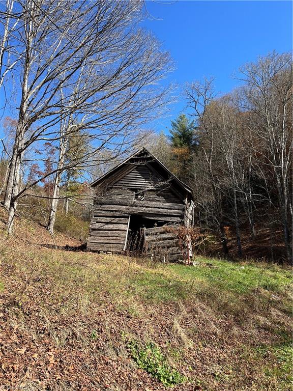 1972 Big Horse Creek Rd, Lansing, NC 28643 Estately 🧡 MLS 1161832