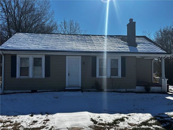 1714 Stadium Drive E Eden, NC House Active - Photo 1 of 11. Opens carousel modal