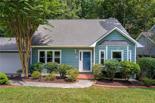 33 Carrisbrooke Lane
