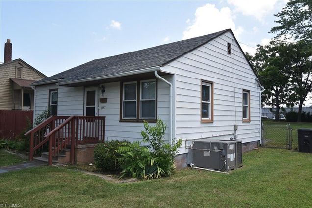 3031 Bon Air Avenue Winston-Salem, NC House Active - Photo 1 of 12. Opens carousel modal