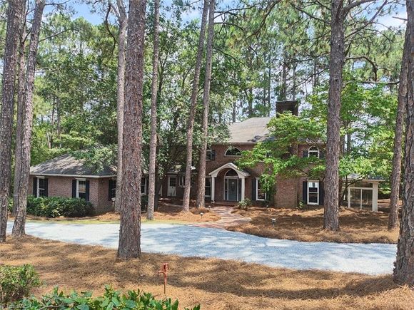 11 Abington Drive