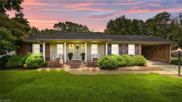 800 Woodard Drive