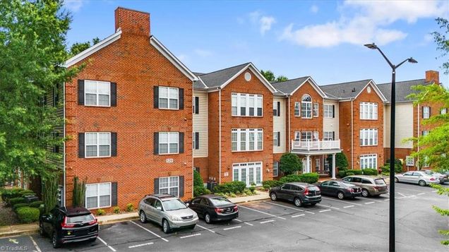 524 College Road UnitĀ 306
