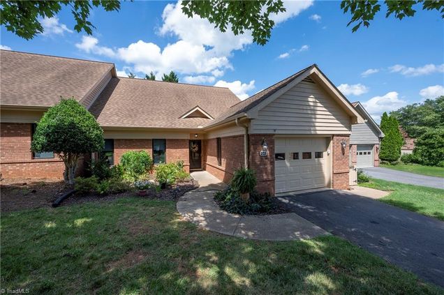 325 Hollybrook Drive