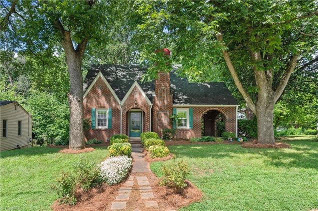 800 Brent Street Winston-Salem, NC House Active - Photo 1 of 40. Opens carousel modal
