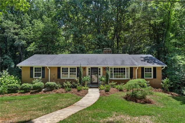 3239 Linda Circle Winston-Salem, NC House Active - Photo 1 of 44. Opens carousel modal
