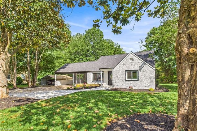 4334 Reidsville Road Winston-Salem, NC House Active - Photo 1 of 39. Opens carousel modal