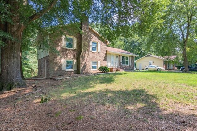 548 Foxcroft Dr Winston Salem Nc 27103 Estately Mls 992184