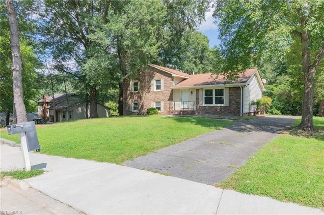 548 Foxcroft Dr Winston Salem Nc 27103 Estately Mls 992184