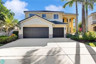 812 Hawthorn Ter