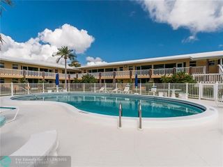 2541 NE 11th St Unit 214