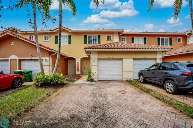 6407 Catalina Ln Unit 6407 Tamarac, FL Condo Sold - Photo 1 of 38. Opens carousel modal