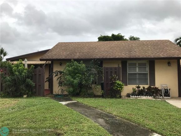 301 Briarwood Cir Hollywood, FL Condo Sold - Photo 1 of 12. Opens carousel modal
