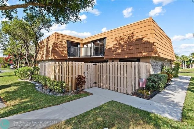 11031 SW 15th Mnr Davie, FL Condo Sold - Photo 1 of 32. Opens carousel modal