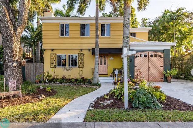 1032 Harrison St Hollywood, FL House Sold - Photo 1 of 21. Opens carousel modal