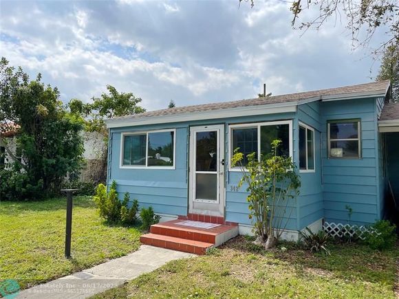 342 SW 2nd Ave Dania Beach, FL House Active - Photo 1 of 22. Opens carousel modal