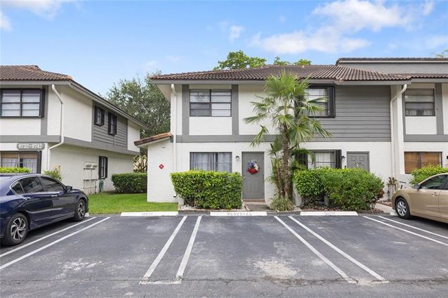 9744 NW 14th St Unit 33