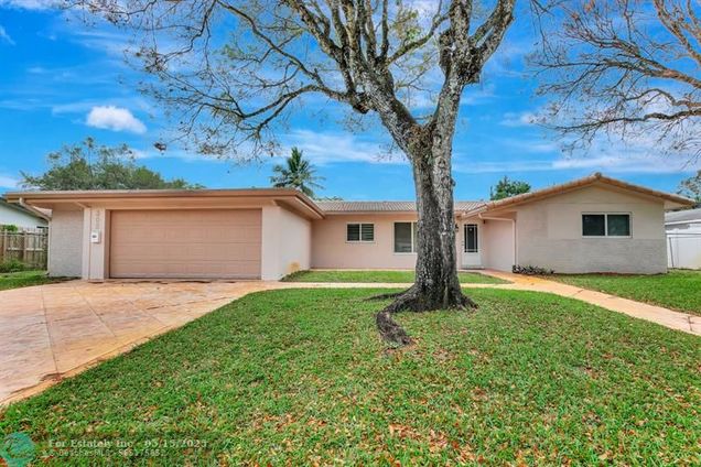 302 SW 58th Ave Plantation, FL House Sold - Photo 1 of 42. Opens carousel modal