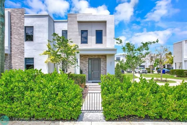 401 NW 17th St Unit 401 Fort Lauderdale, FL Condo Sold - Photo 1 of 56. Opens carousel modal