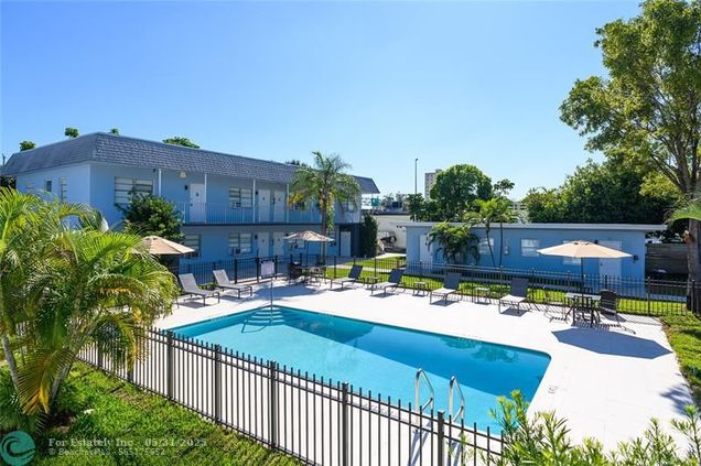 1020 N Victoria Park Rd Unit 25 Fort Lauderdale, FL House Active - Photo 1 of 20. Opens carousel modal
