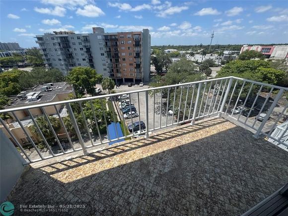 1470 NE 125th Ter Unit 705 North Miami, FL House Active - Photo 1 of 16. Opens carousel modal