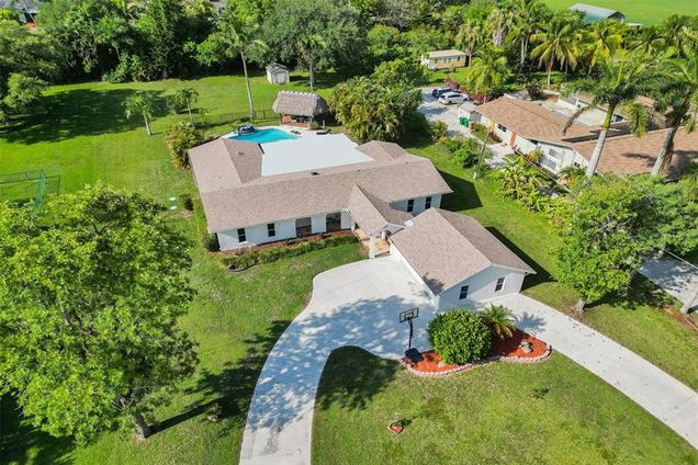 13770 SW 18th Ct