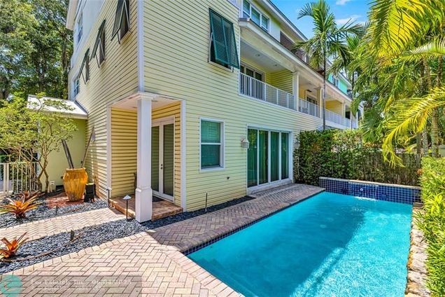 101 NE 12th Ave Fort Lauderdale, FL House Active - Photo 1 of 60. Opens carousel modal