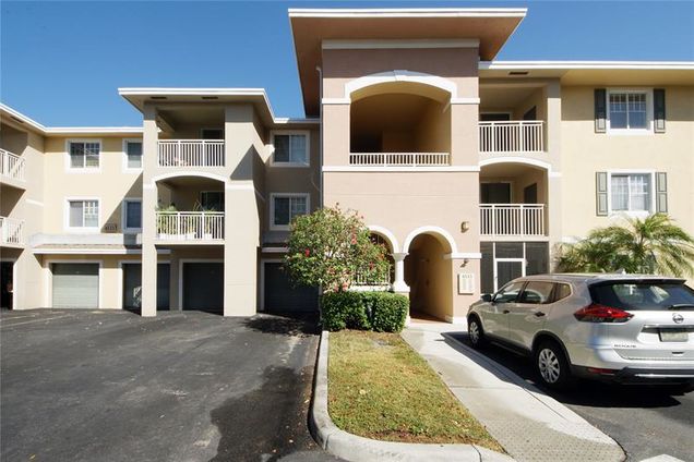 6533 Emerald Dunes Unit 206 West Palm Beach, FL House Active - Photo 1 of 39. Opens carousel modal