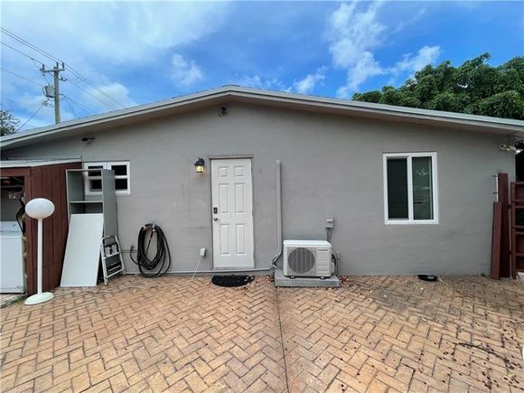 1415 NE 25th St Unit STUDIO Pompano Beach, FL House Active - Photo 1 of 8. Opens carousel modal