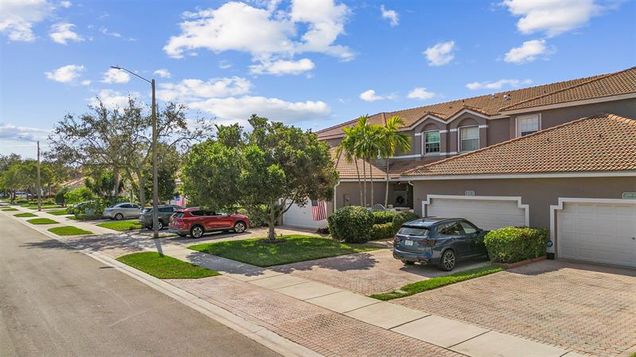 2751 E Aragon Blvd Unit 3 Sunrise, FL Condo Active - Photo 1 of 39. Opens carousel modal