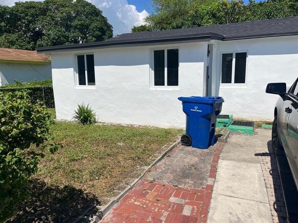 648 W 10th St Riviera Beach, FL House Active - Photo 1 of 11. Opens carousel modal