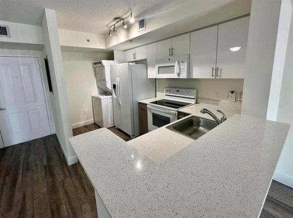 18335 NW 68 Ave Unit 255-119 Hialeah, FL House Active - Photo 1 of 15. Opens carousel modal