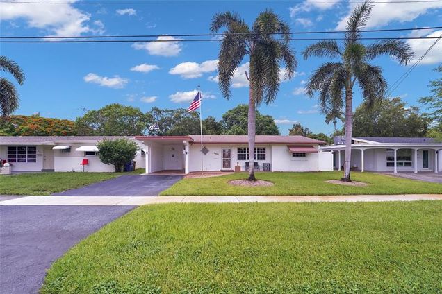 2011 N 31st Ave Hollywood, FL House Active - Photo 1 of 55. Opens carousel modal