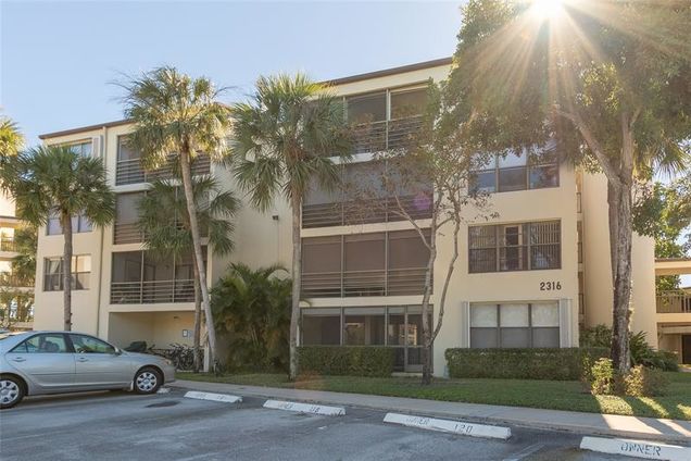2316 S Cypress Bend Dr Unit 319