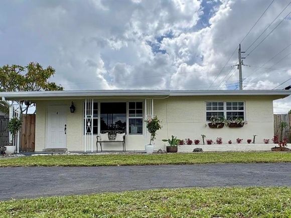 2441 Gulfstream Dr