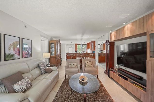 2998 NW 48th Terr Unit 220