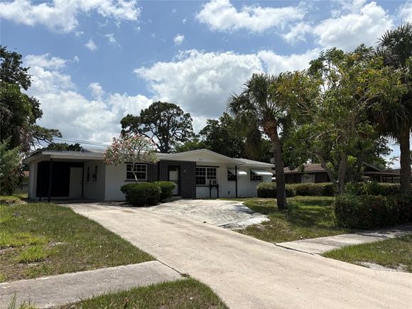914 SE 9th St Stuart, FL House Active - Photo 1 of 10. Opens carousel modal