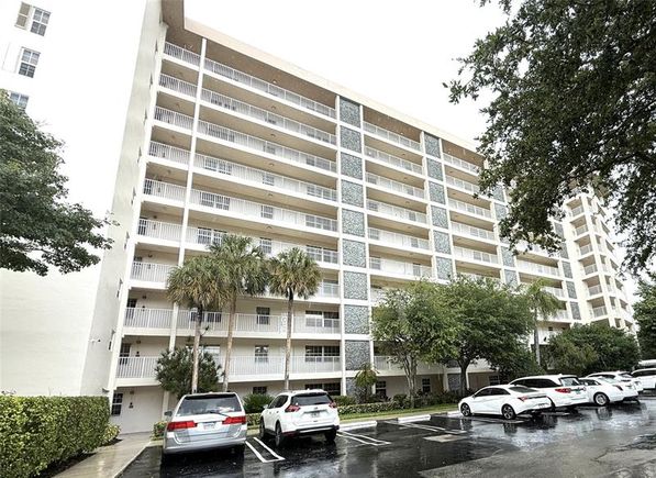 3499 Oaks Way Unit 506 Pompano Beach, FL Condo Active - Photo 1 of 14. Opens carousel modal