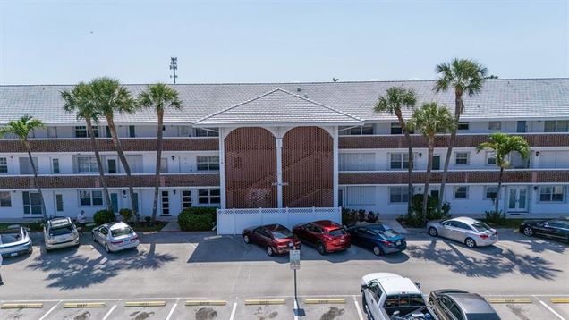 2050 NE 39th St Unit 307-E