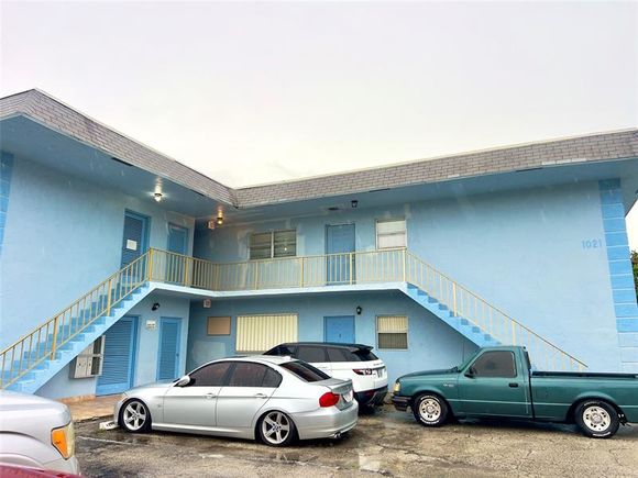 1021 NW 45th Street Unit 4