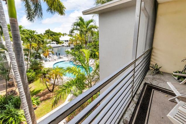 1535 SE 15th St Unit 305 Fort Lauderdale, FL Condo Active - Photo 1 of 27. Opens carousel modal