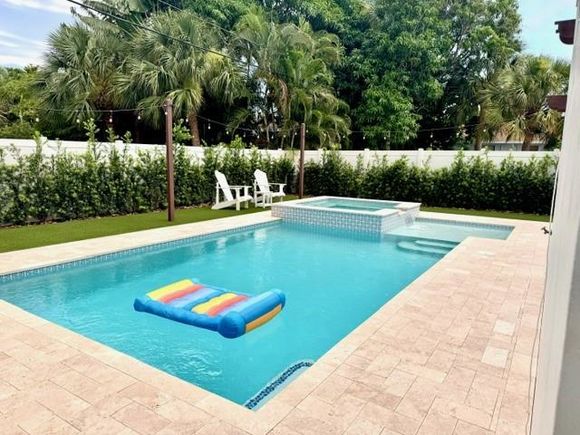 250 NE 10th St Delray Beach, FL House Active - Photo 1 of 12. Opens carousel modal