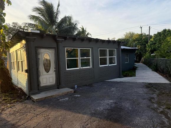 2739 Lincoln St Hollywood, FL Multifamily Active - Photo 1 of 12. Opens carousel modal
