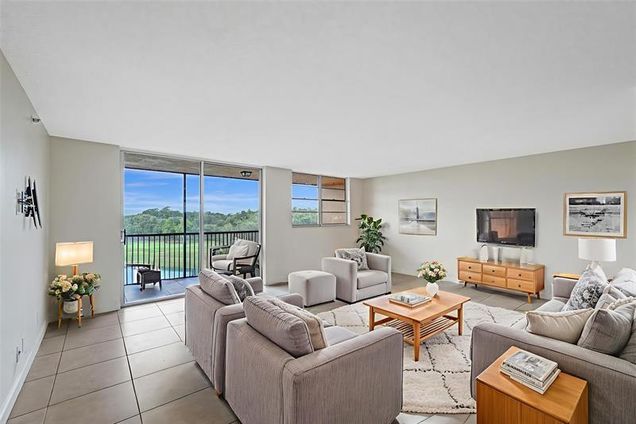 3001 W Rolling Hills Circle Unit 505